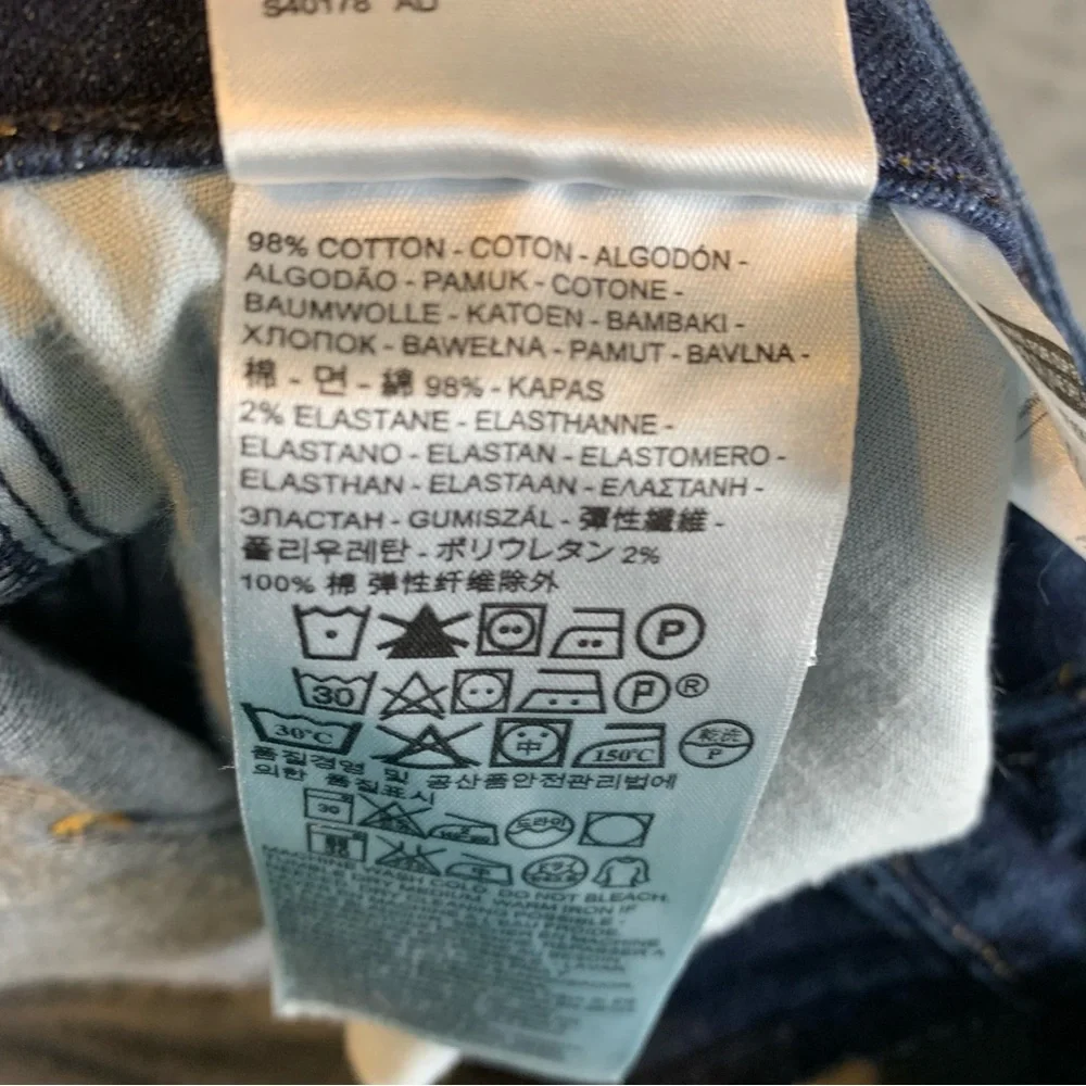 Levi’s Capri Stretch Jeans Women Size 12 Blue Denim Rolled Hem Casual Retro - Picture 9 of 10